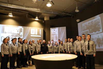 Сотрудники УФСИН посетили выставку «80 фактов о блокаде Ленинграда» / ЯСИА   