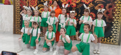 День смеха и веселья – вход свободный! / Ольга Жукова Алдан Алданский Республика Саха (Якутия)