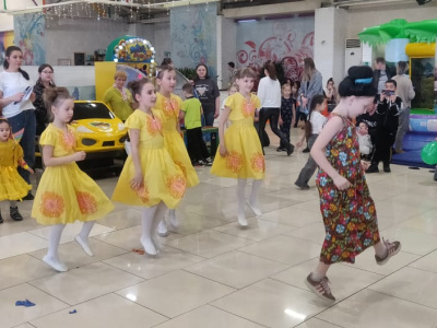 День смеха и веселья – вход свободный!