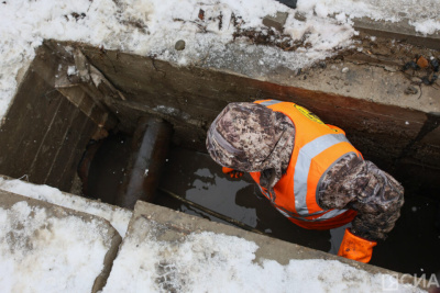 В очистке от снега и талых вод задействованы все силы Якутска / Николай Борисов   