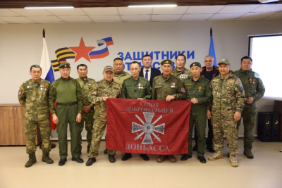 Нагрудные знаки добровольцев вручили участникам СВО в Якутии / Саина Титова   Республика Саха (Якутия)