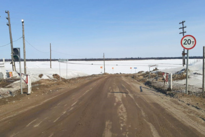 На трассах «Вилюй» и «Колыма» в Якутии снизили грузоподъемность ледовых переправ / ЯСИА   Республика Саха (Якутия)