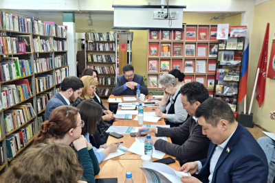 Выездная комиссия Якутской гордумы ознакомилась с деятельностью учреждений культуры / ЯСИА   