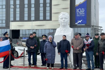 В Якутске состоялся торжественный митинг, посвященный Дню космонавтики / ЯСИА Якутск Якутск Республика Саха (Якутия)