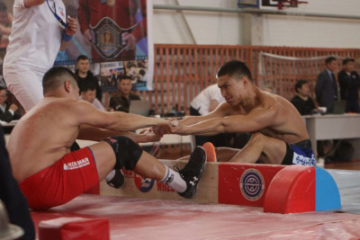 Мас-рестлеры разыграли последние путевки на Игры Манчаары / Дьулустаан Сергеев Хатассы Якутск Республика Саха (Якутия)