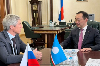 Участие юных якутян в освоении космоса обсудил Айсен Николаев с космонавтом Сергеем Крикалёвым / ЯСИА   