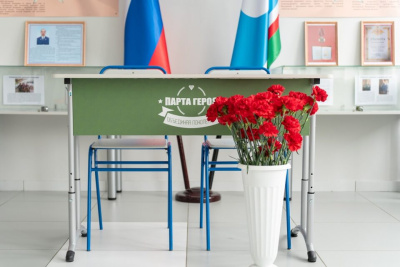 В школе Якутска открыли «Парту героя» Валерия Черемисина / ЯСИА   