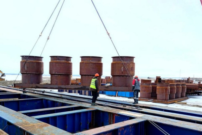 Специалисты приступили к сборке коффердамов для строительства пилонов Ленского моста / ЯСИА   Республика Саха (Якутия)