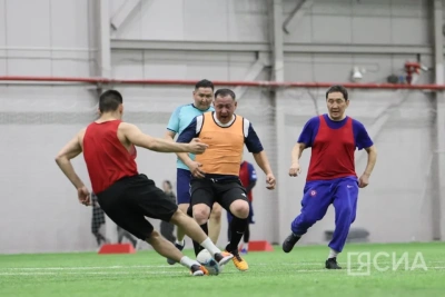 Кабмин Якутии сыграл в футбол с главами районов региона / Алина Мурукова   