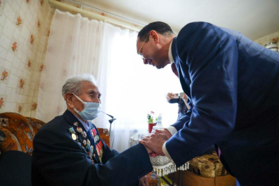 Знак почетного гражданина Якутии получил Николай Афанасьев / ЯСИА   