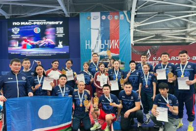 Якутские мас-рестлеры завоевали шесть золотых медалей первенства России / Дьулустаан Сергеев   