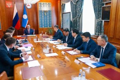 Глава Якутии рассмотрел основные направления развития СВФУ / ЯСИА   