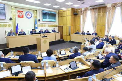 В Якутии подготовлен план мероприятий для снижения затрат на коммунальный комплекс / Дьулустаан Сергеев   