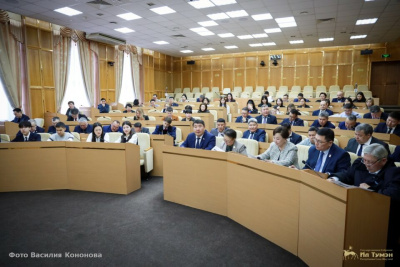 Парламент Якутии принял участие в «Диктанте Победы» / ЯСИА   