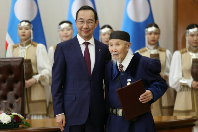 Михаил Алексеев-Дапсы удостоен государственной премии имени П. А. Ойунского / Майя Гоголева   