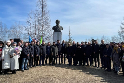 Память Платона Ойунского почтили в Таттинском улусе Якутии / ЯСИА   