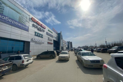 В Якутске на парковке автомобиль сбил ребенка / ЯСИА   