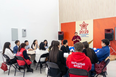 В Якутске обсудили стратегию вовлечения молодежи в волонтерство / Майя Гоголева   