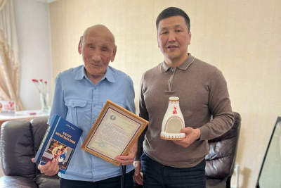 В Якутии пройдет шахматно-шашечный турнир в честь ветерана Наума Слепцова / ЯСИА   