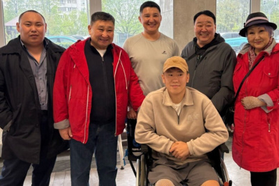 Представители Якутского ТЮЗа поддержали раненых бойцов в Москве / ЯСИА   