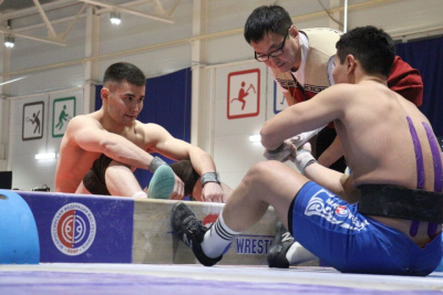 Вячеслав Дьяконов стал лидером первого дня Кубка чемпиона по национальному многоборью / Дьулустаан Сергеев   