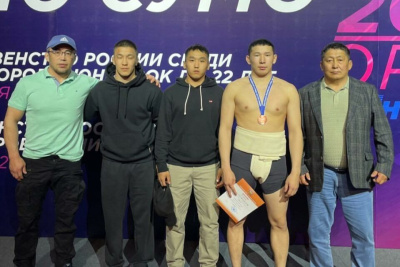 Якутянам присуждены звания мастеров спорта России по боксу и сумо / Дьулустаан Сергеев   