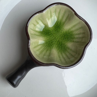 Тушечница с ручкой-подставкой для кисти "Зеленый цветок сливы"