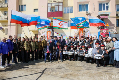 «Поём двором». В Якутске поздравили ветерана Великой Отечественной войны Кирилла Павлова / Нарыйа Пахомова   