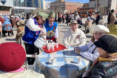 Якутский цирк организовал полевую кухню и концерт для ветеранов / Алина Мурукова Якутск Якутск Республика Саха (Якутия)