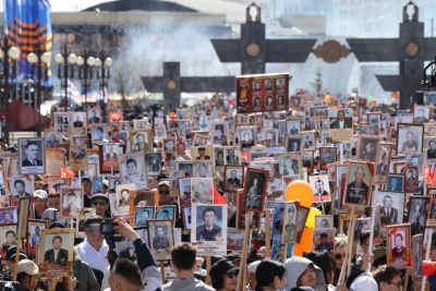 Фото. В Якутске акция «Бессмертный полк» собрала более 50 тысяч человек / Майя Гоголева Якутск Якутск Республика Саха (Якутия)