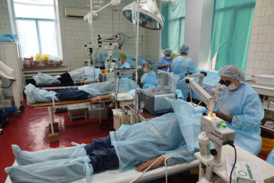 Более 400 операций провели якутские офтальмологи в ДНР / Саина Титова   